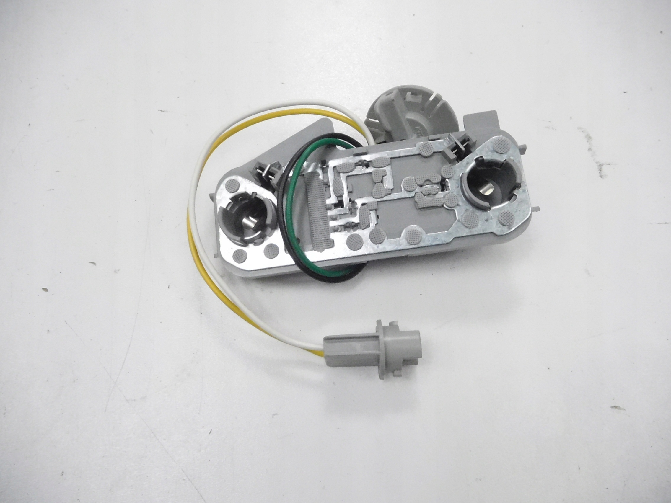 Bakre høyre lysholder/lampeplate Toyota Yaris 2005–2011 OE 81555-0D110 15142988440 gallery 4