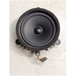Volvo V40 II 2012–2019 original høyttaler bak høyre OEM 8676891 18746888796 main